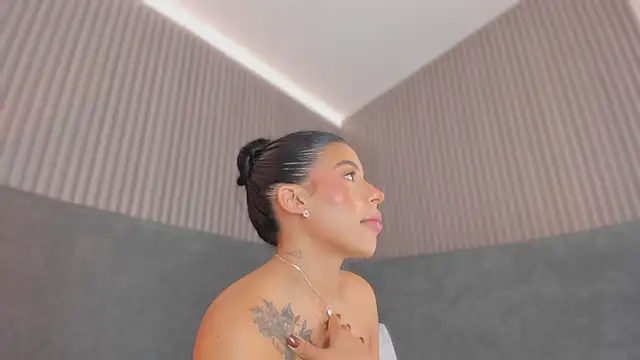 emelie_89 live sex cam