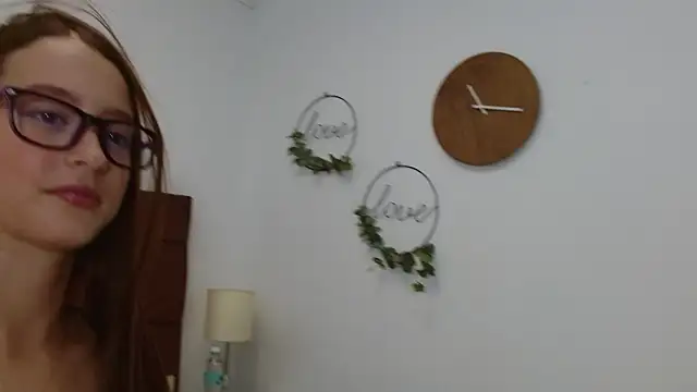 ElyraBloom's cam snapshot