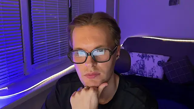 Leonnextdoor's cam snapshot