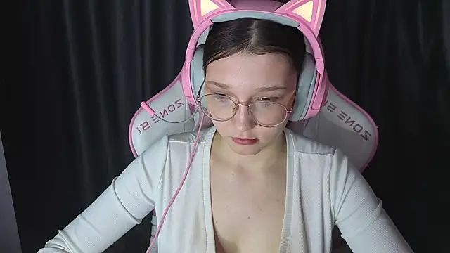 Pink-Aura-'s cam snapshot