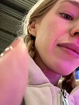 kira_mia live sex cam