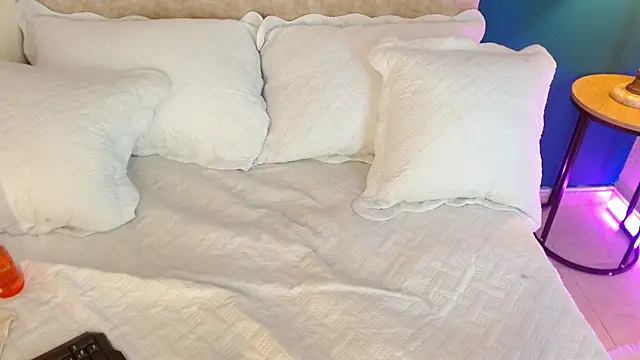 madamezahra's cam snapshot