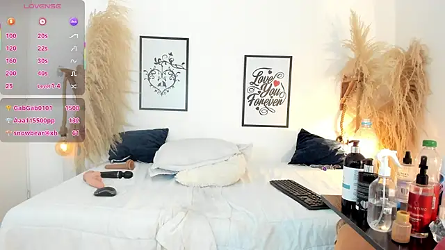 mia_lourence's cam snapshot