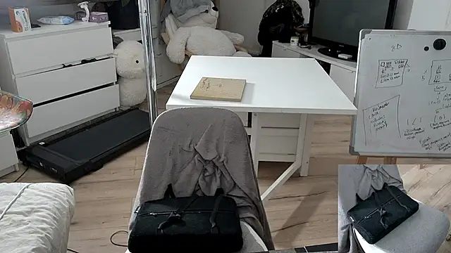 CeriseLapine live sex cam