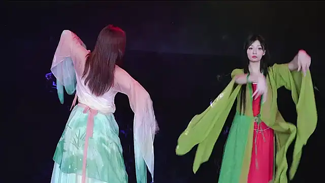 SuperGirl-100's cam snapshot