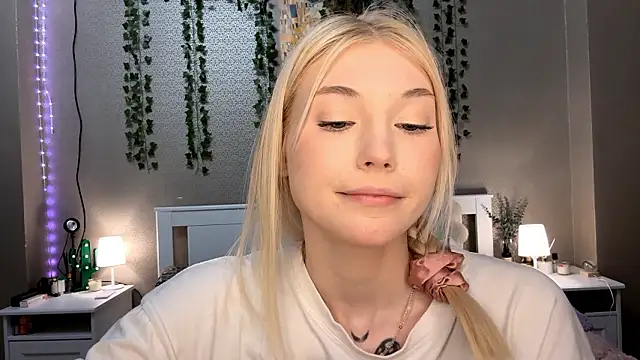 LlsabethHaze's cam snapshot