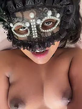 Bella_Luna18 live sex cam