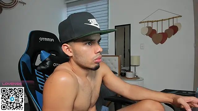 mateoleonee's cam snapshot