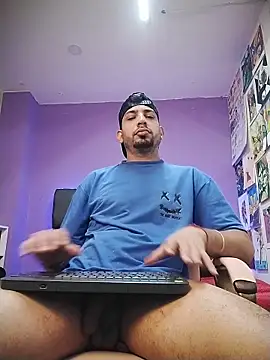 ashtoncooperr's cam snapshot