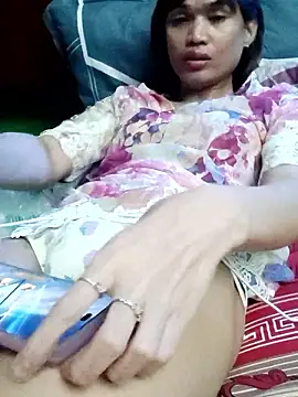 QueenSoreal live sex cam