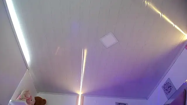 _Miaaleon live sex cam