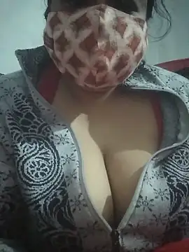 momo_loves's cam snapshot