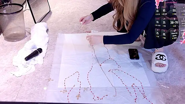 Alien1227 live sex cam