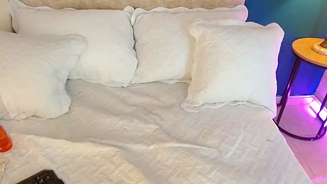 madamezahra's cam snapshot