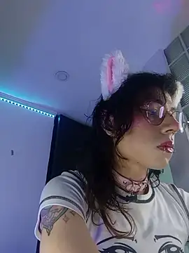 Sweet-SharoKitty live sex cam