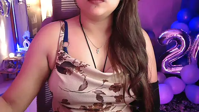 Mitikaa live sex cam