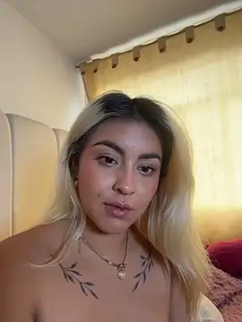 Elina_Hills's cam snapshot