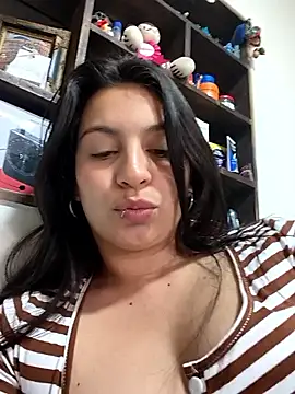 Nat_XxX live sex cam