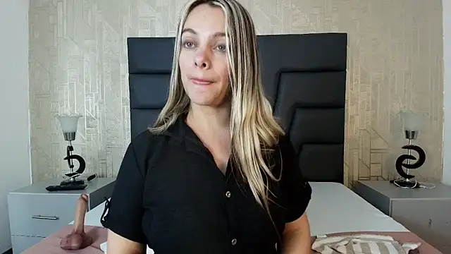 Isabella_Harley's cam snapshot