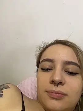 karla-thomsom10's cam snapshot