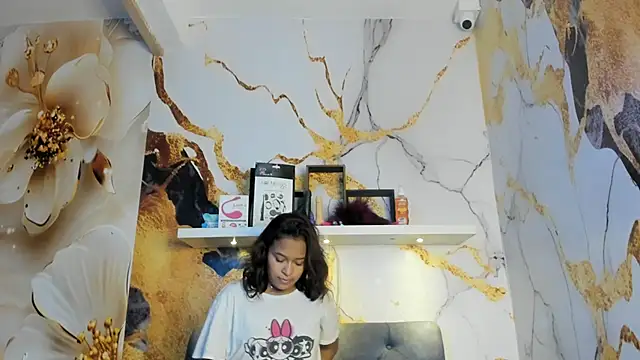 MiaBella18's cam snapshot