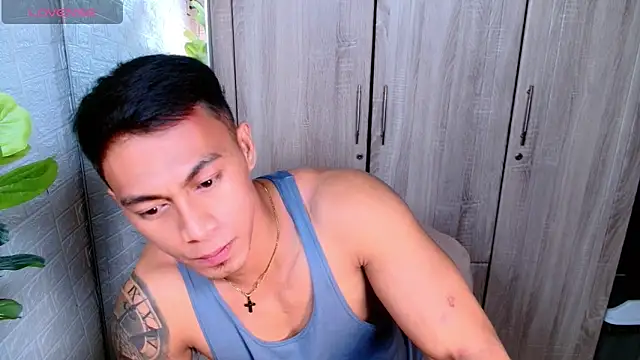 PinooyMilker's cam snapshot