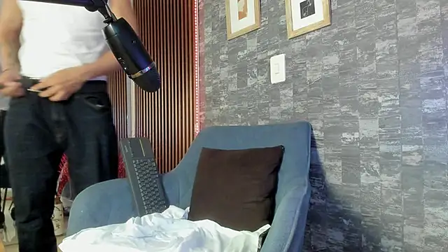 Tayler_Cross's cam snapshot