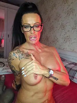 Misses-Cougar live sex cam