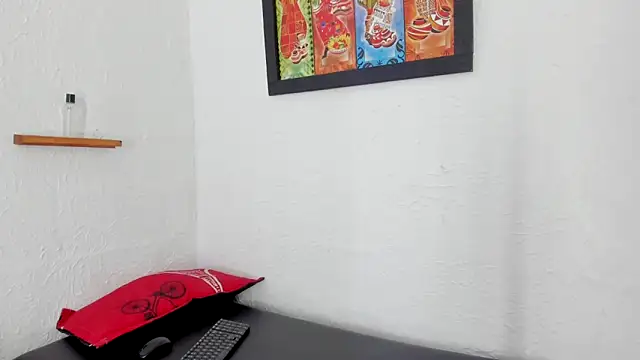 cherry_hofman's cam snapshot