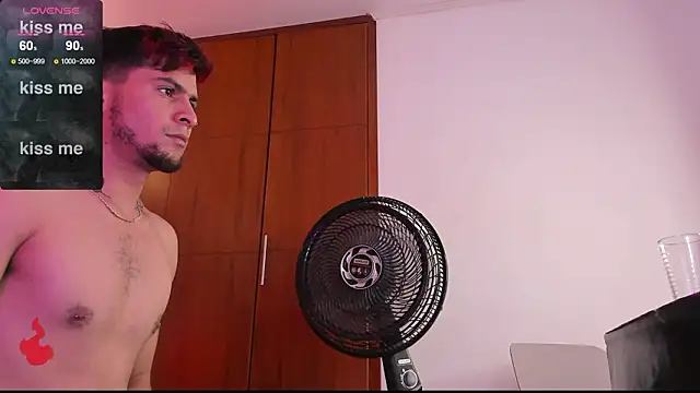 vaalentiino live sex cam