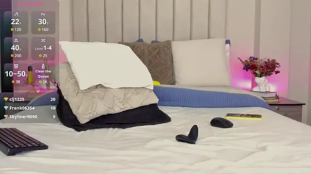 Romina_brunette live sex cam