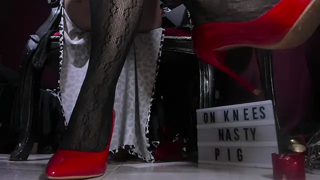 MeGoddesSara live sex cam