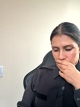 Alysson-- live sex cam