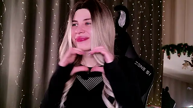 inside_tori's cam snapshot