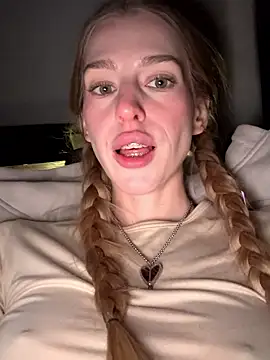 kira_mia live sex cam