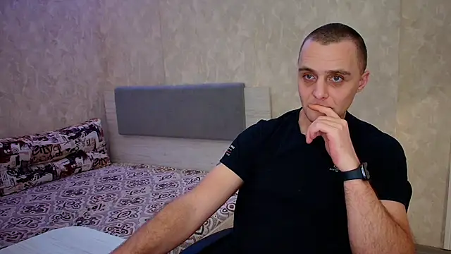 Ethan_G_'s cam snapshot