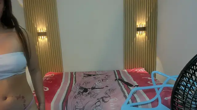 LaylaEmber live sex cam