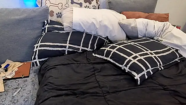 pyrowuff live sex cam