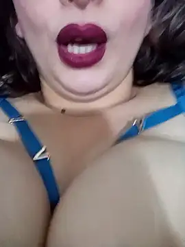 LINA-DALOUA live sex cam