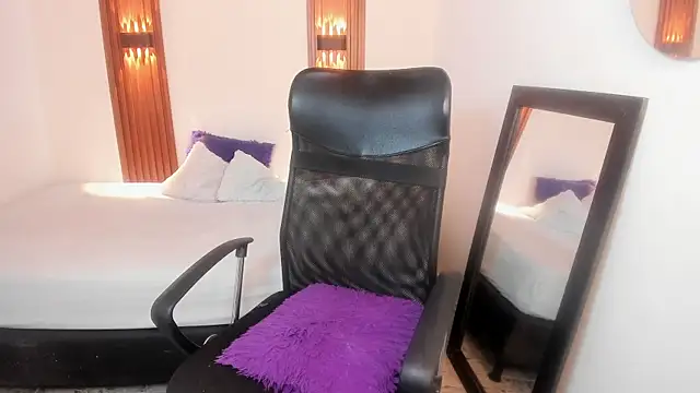 LyraFrost5's cam snapshot