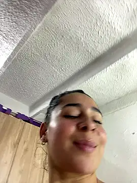 Meganmilk1 live sex cam