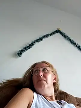 MILEIDE980's cam snapshot