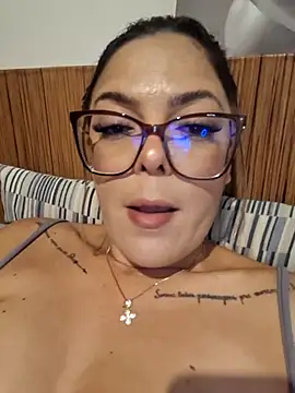 LiviaTavares_123's cam snapshot