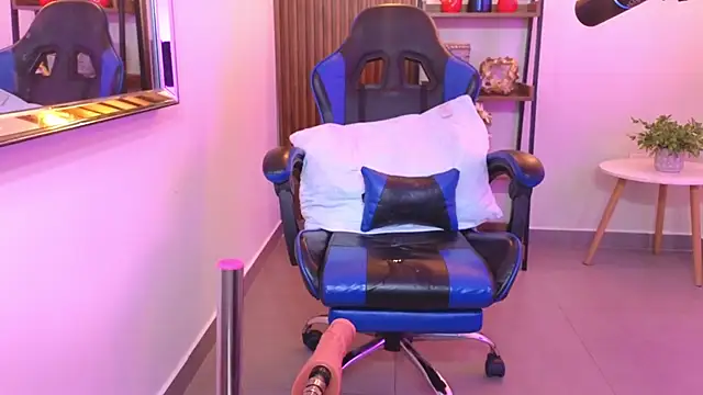 Kenya--Buhle live sex cam