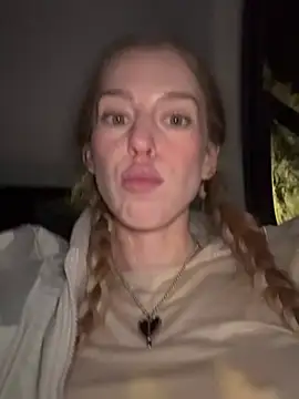 kira_mia live sex cam