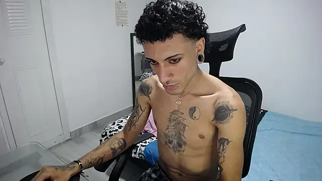 present_the_magic's cam snapshot