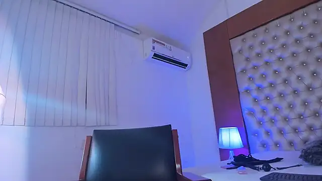 AlinaMilf's cam snapshot