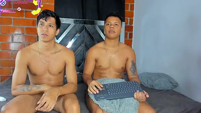 MaelSebasAndRobert1 live sex cam