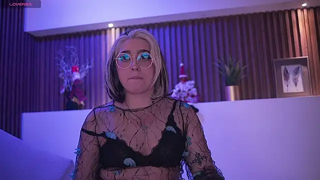 GabyRose9's cam snapshot