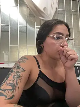 Alyha_Cortes's cam snapshot